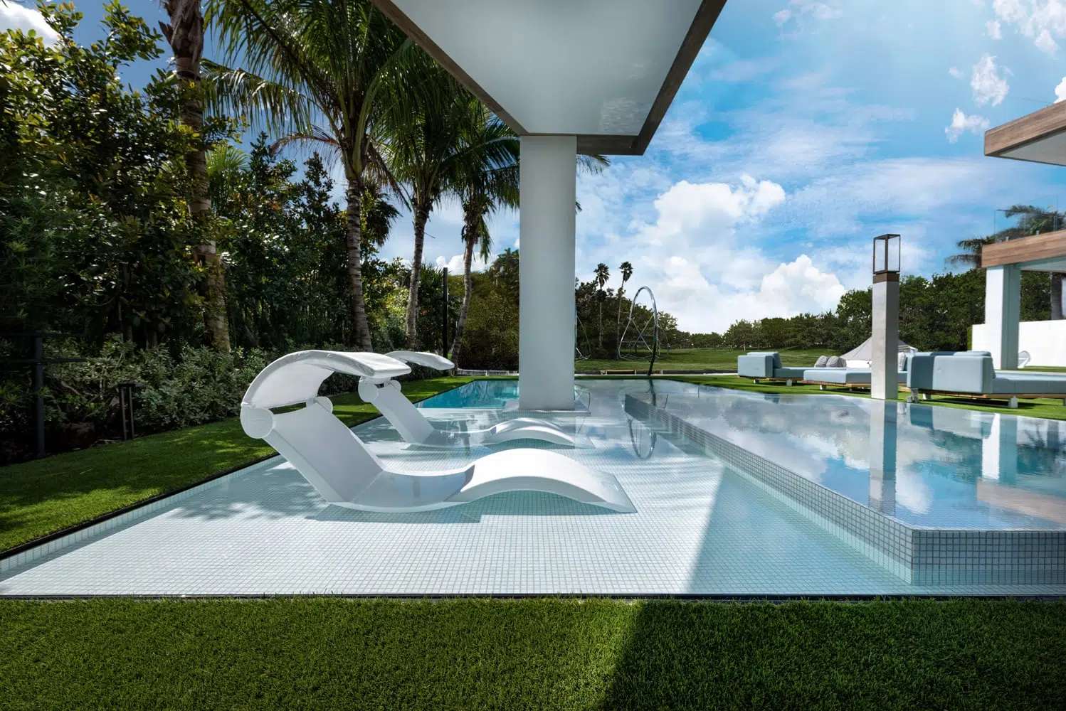Professional Pool Cleaning in Royal Palm Beach FL