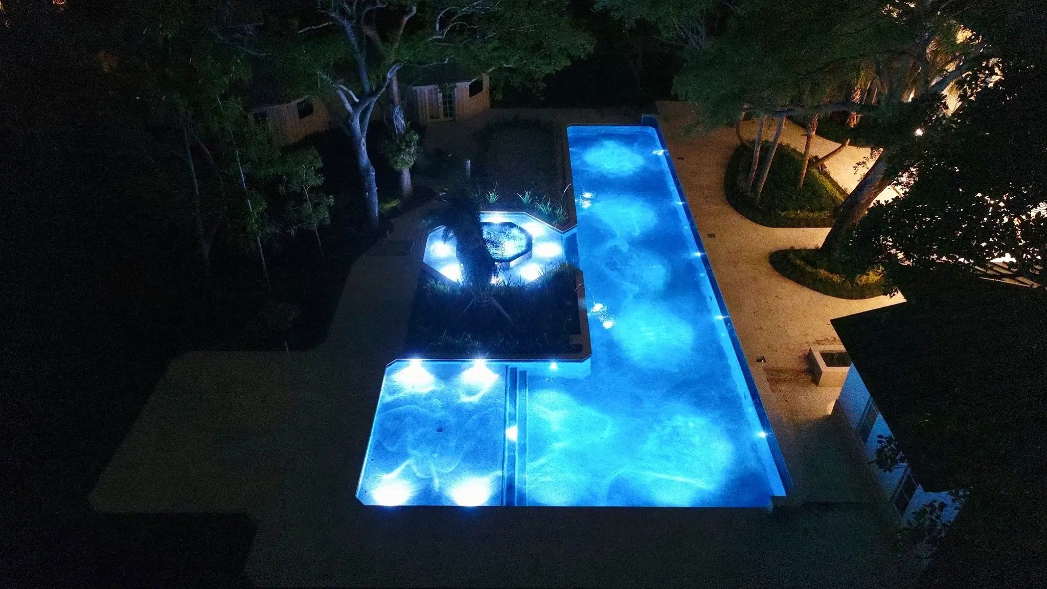 Professional Pool Cleaning in Royal Palm Beach FL