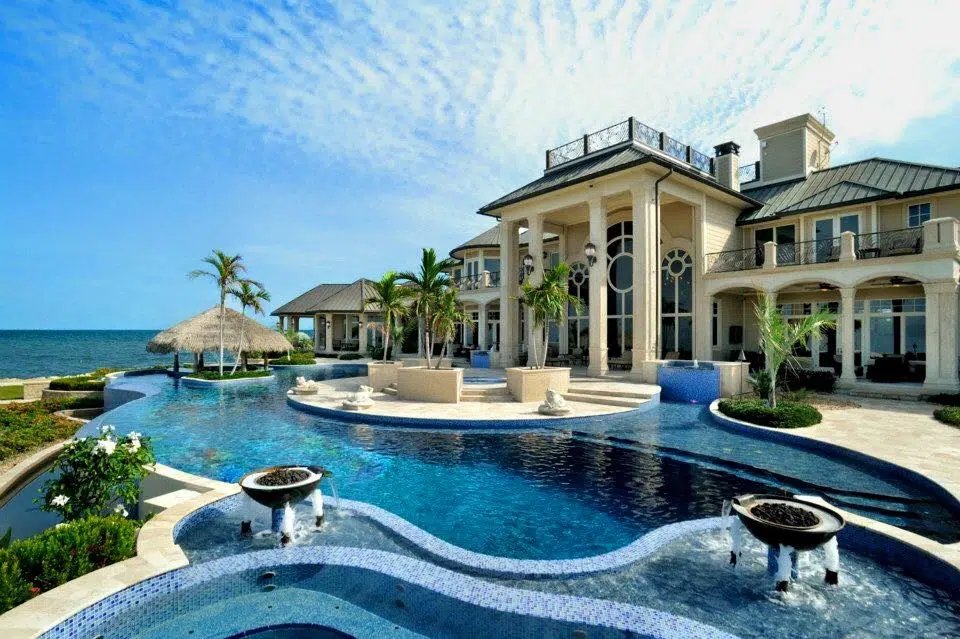 Professional Pool Cleaning in Royal Palm Beach FL