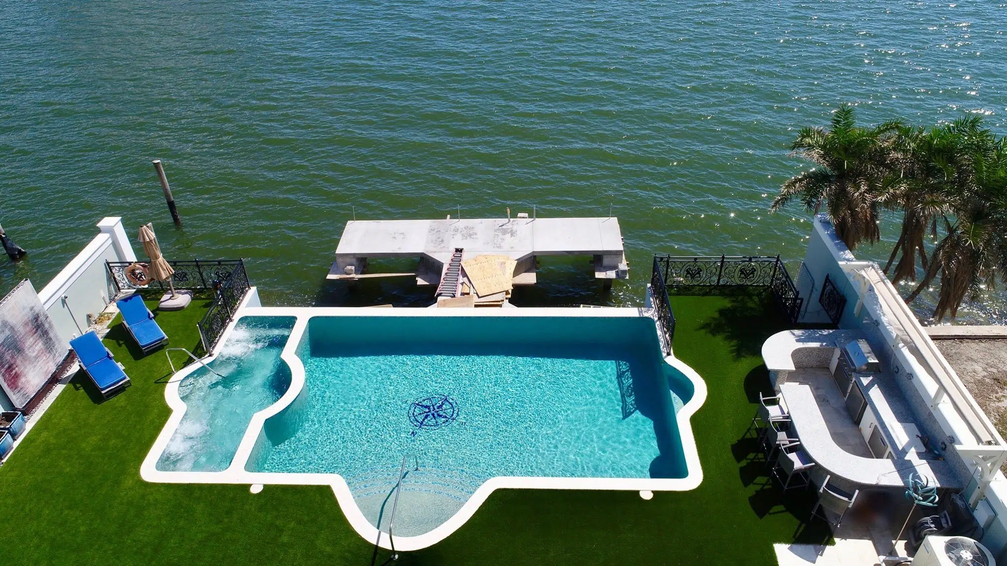 Professional Pool Cleaning in Royal Palm Beach FL